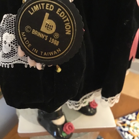 Brinn's 1988 Lindsey Collectible, Porcelain Doll - Picture 5 of 8